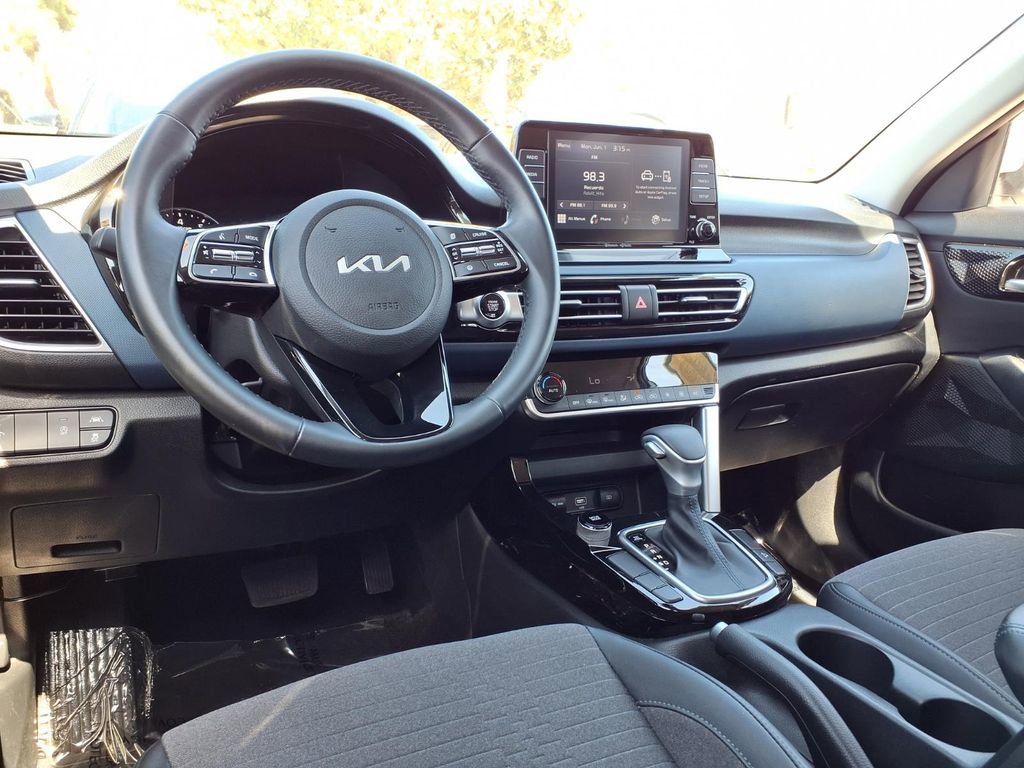 Certified 2023 Kia Seltos S FWD image 12