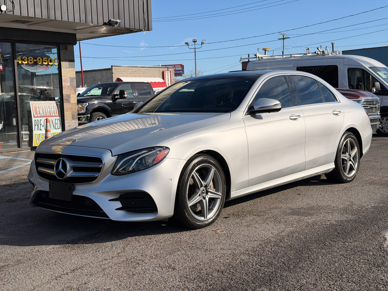 Used 2019 Mercedes-Benz E 300 4MATIC image 3