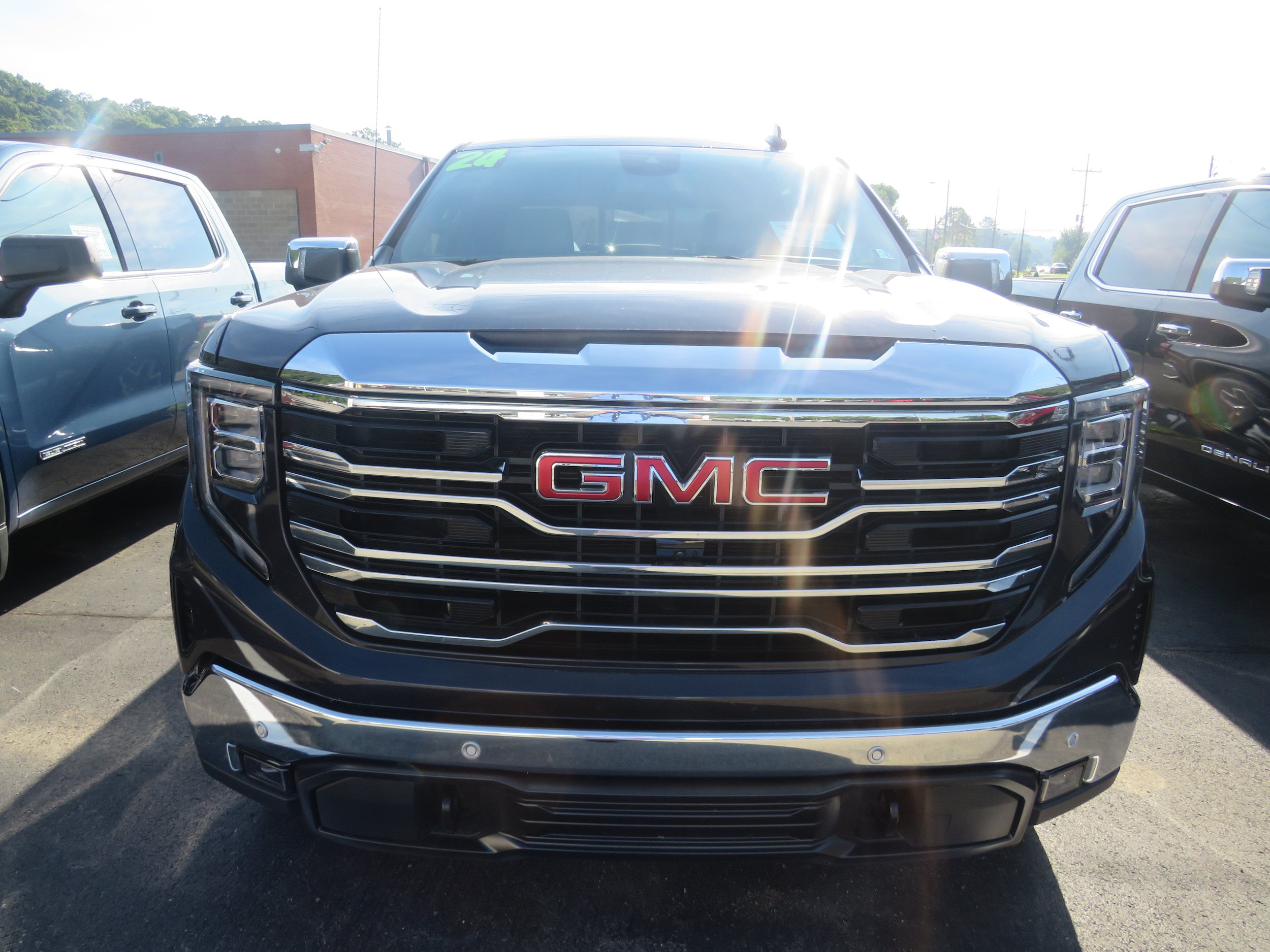 Used 2024 GMC Sierra 1500 SLT w/ SLT Premium Plus Package AWD/4WD video 2