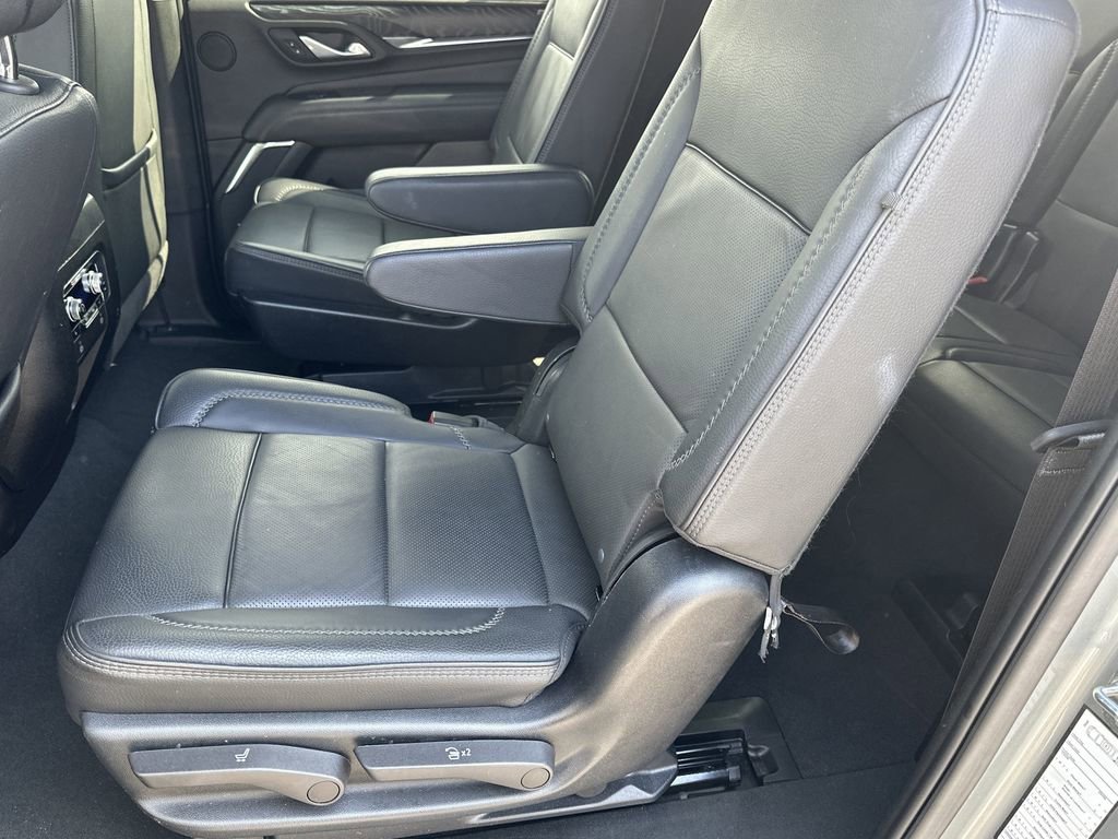 Used 2023 GMC Yukon XL Denali image 15