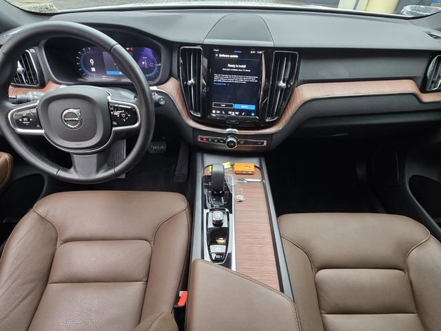 Used 2024 Volvo XC60 T8 Plus image 18