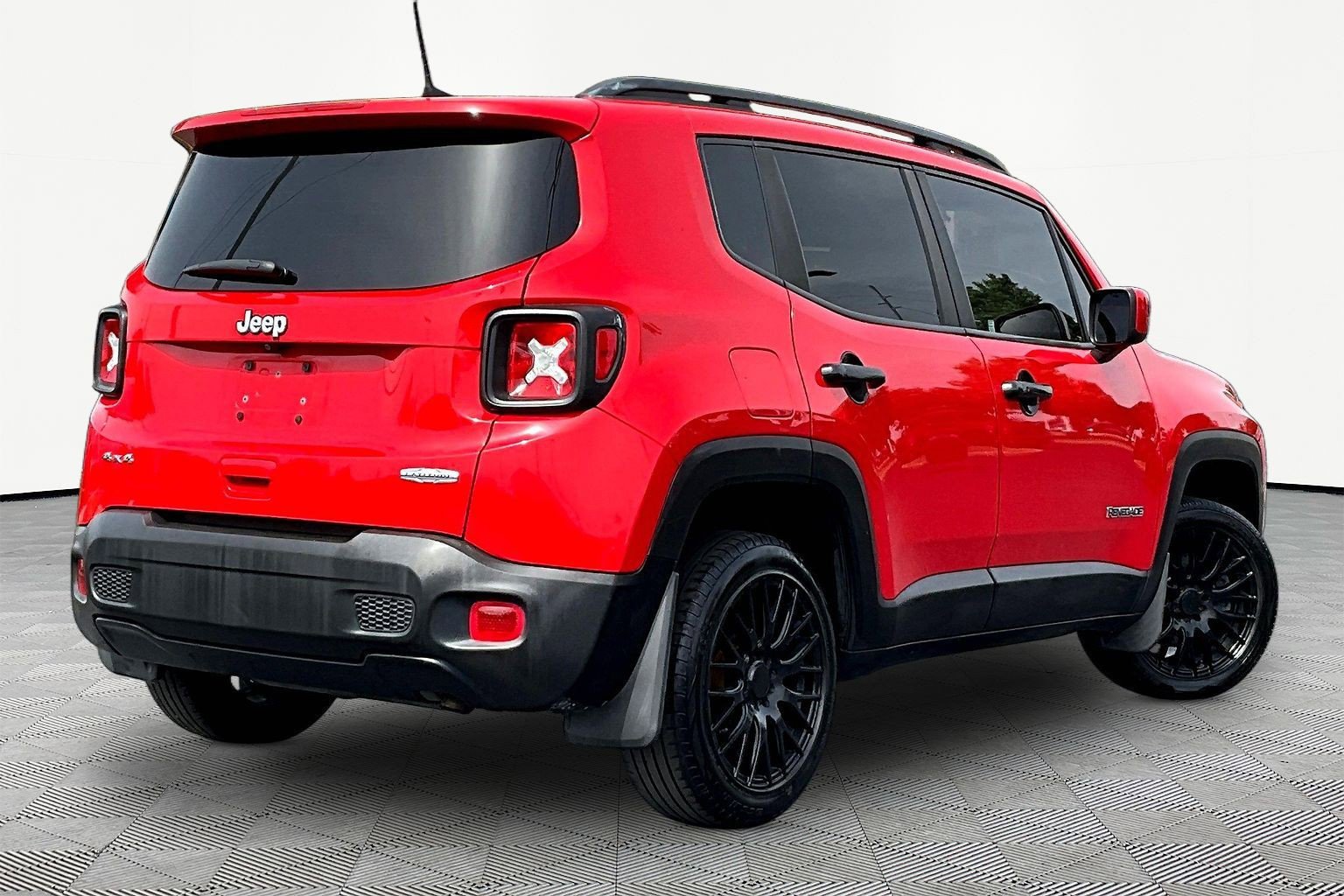 Used 2019 Jeep Renegade Latitude w/ Cold Weather Group AWD/4WD image 6