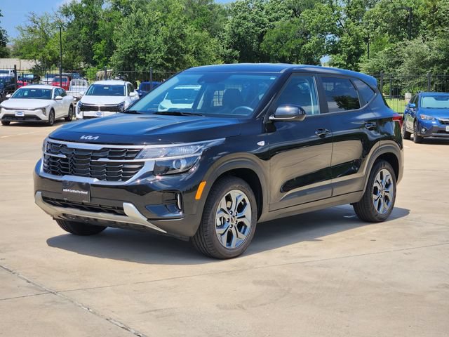 Certified 2026 Kia Seltos LX FWD image 3