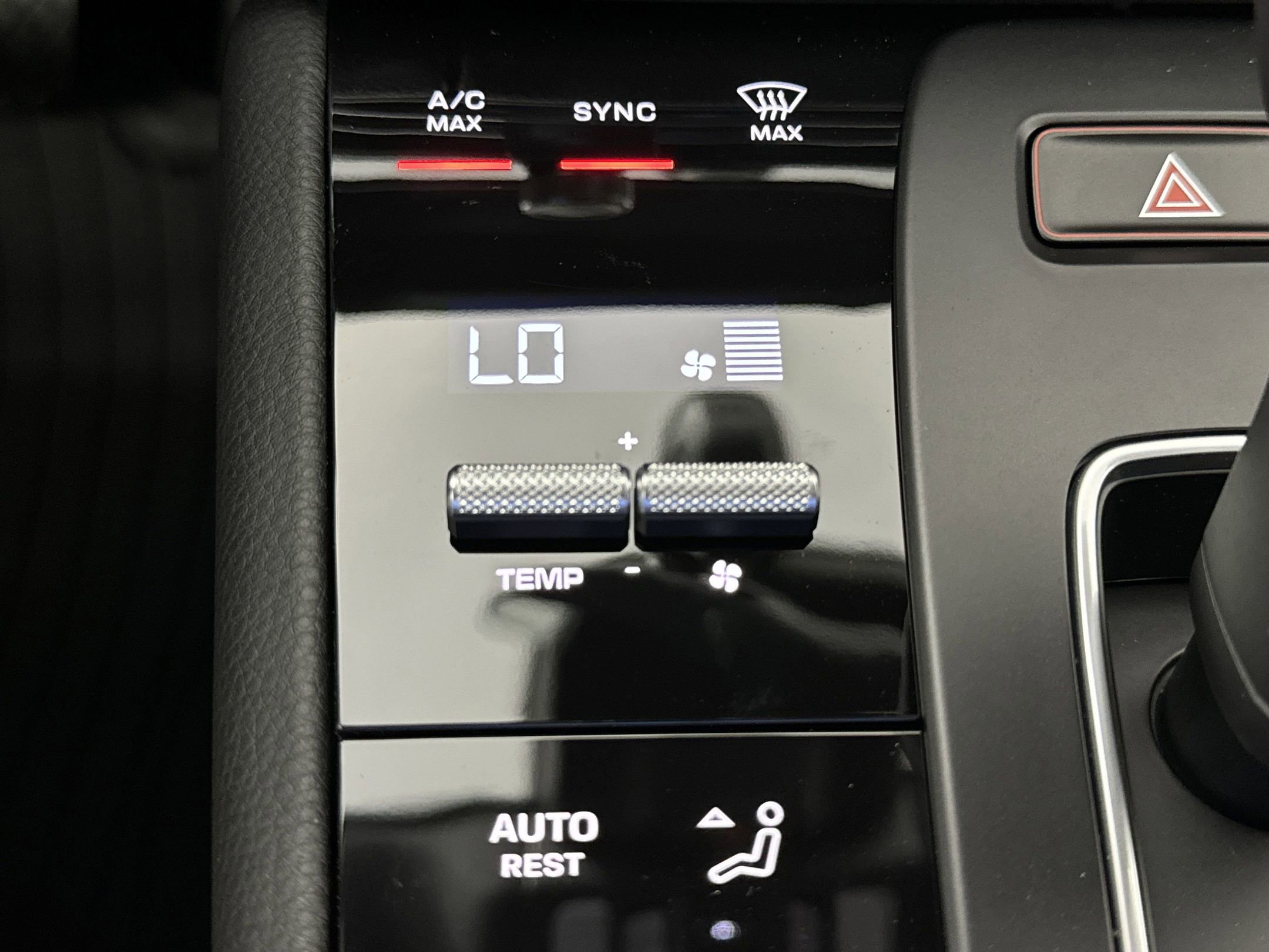 Certified 2025 Porsche Macan image 21