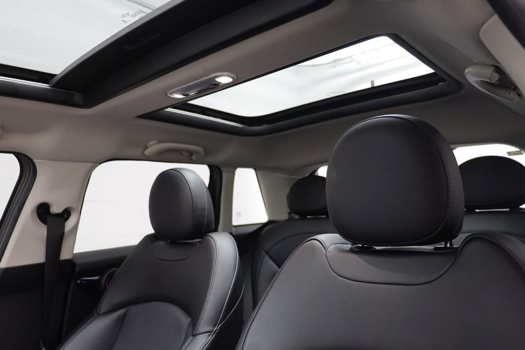 Used 2019 MINI Cooper S w/ Signature Upholstery Package image 14