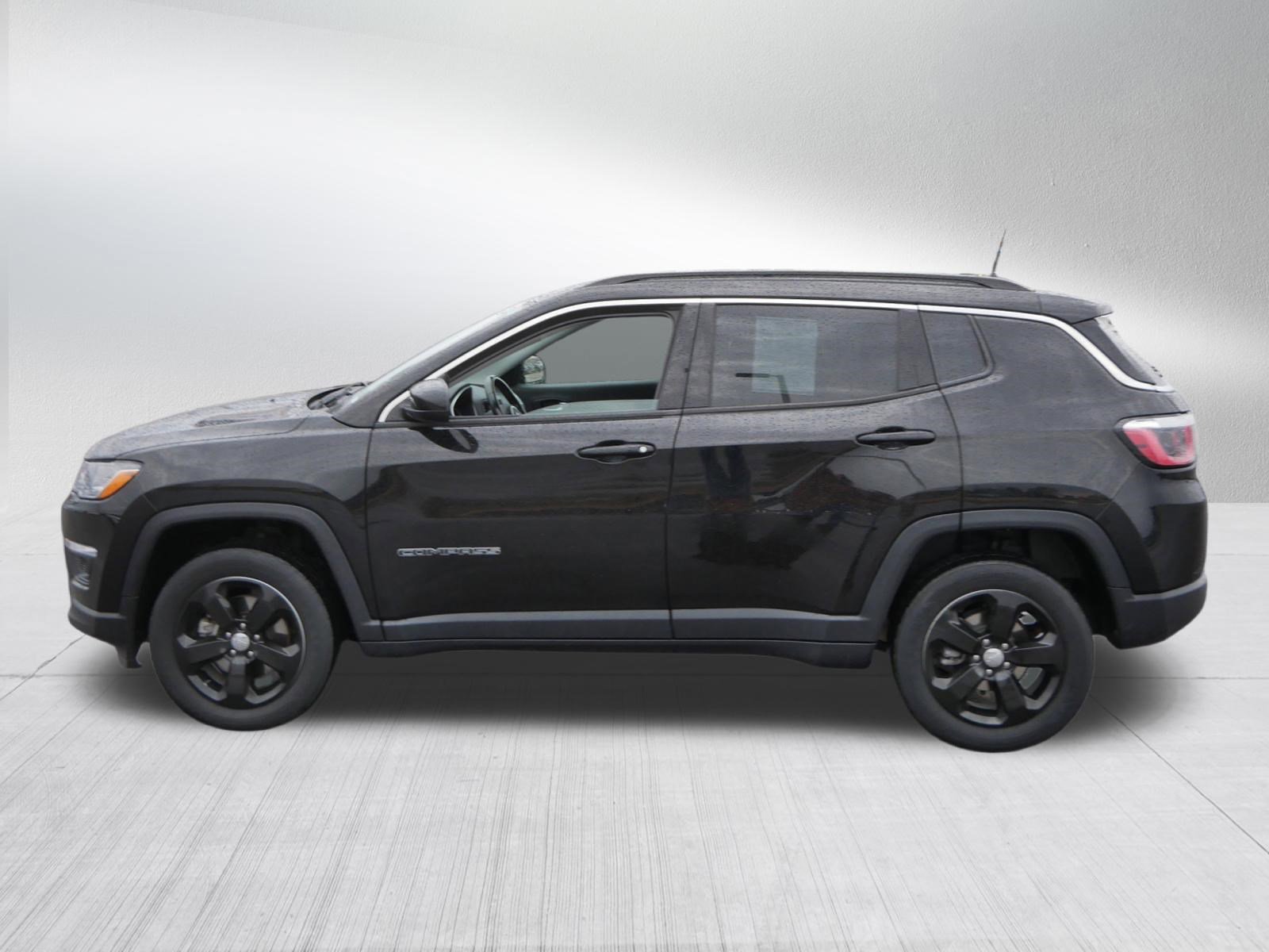 Used 2020 Jeep Compass Latitude w/ Cold Weather Group image 4