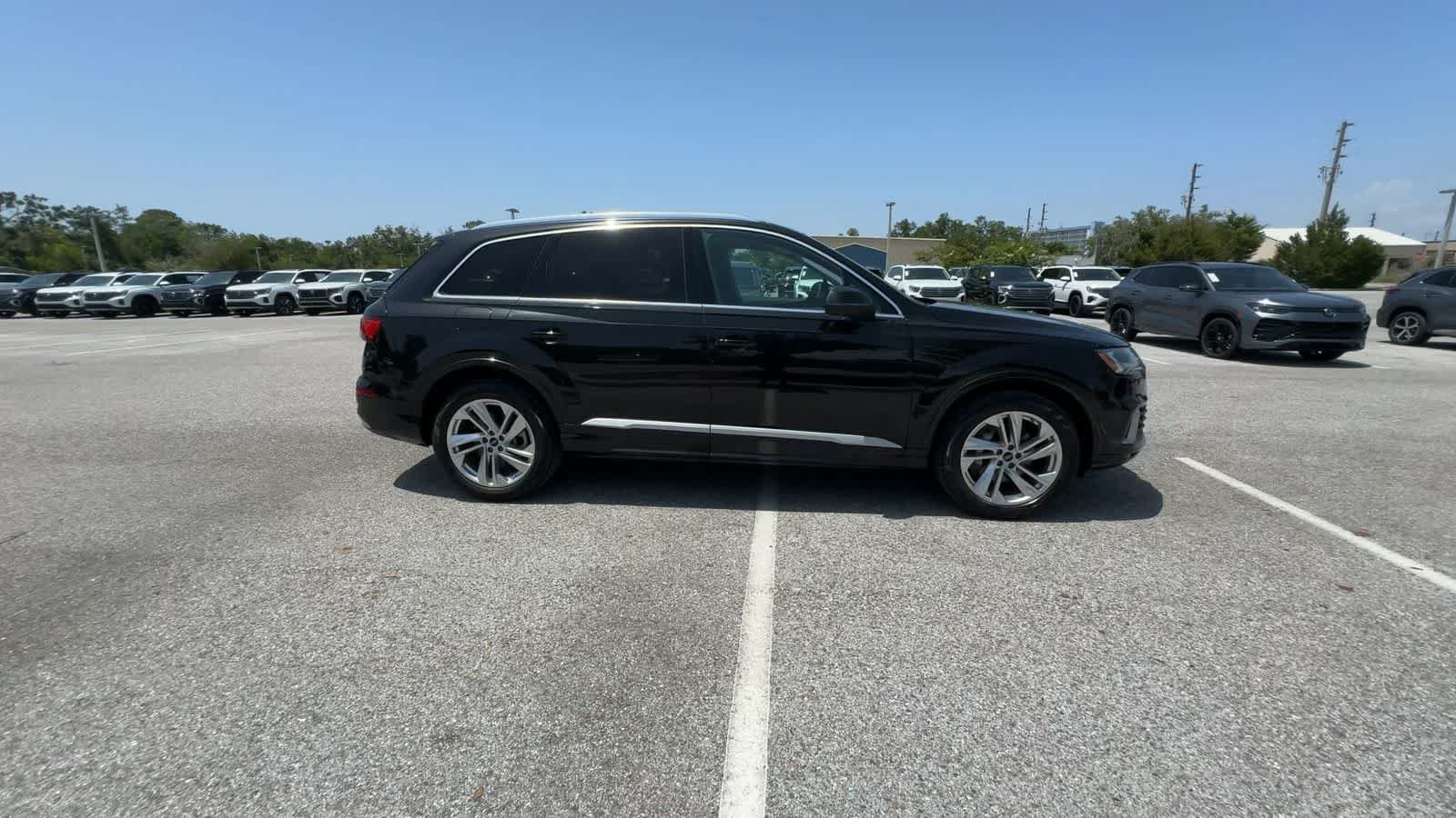 Used 2023 Audi Q7 3.0T Premium w/ Convenience Package AWD/4WD image 9