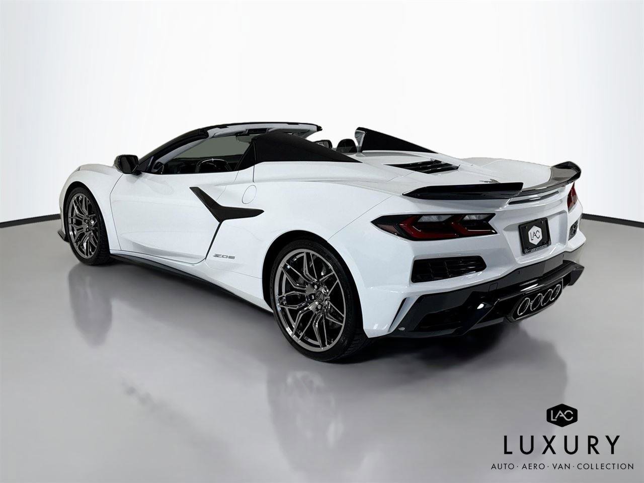 Used 2025 Chevrolet Corvette Z06 RWD image 8