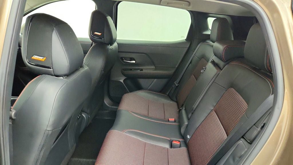 Used 2025 Nissan Kicks SR w/ SR Premium Package AWD/4WD image 22
