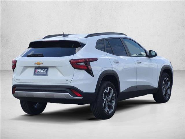 Used 2025 Chevrolet Trax LT FWD image 5