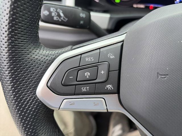 Used 2023 Volkswagen Atlas SEL R-Line image 28