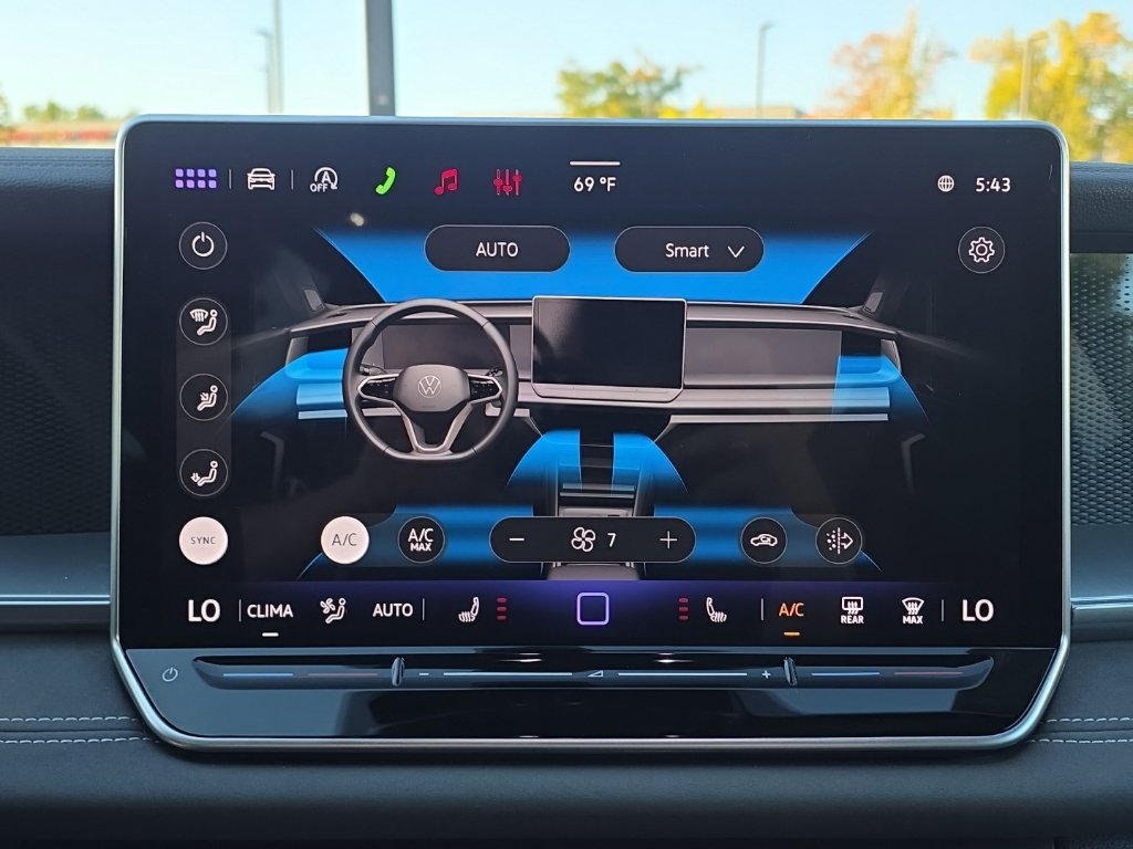 Certified 2026 Volkswagen Tiguan SE R-Line AWD/4WD image 21