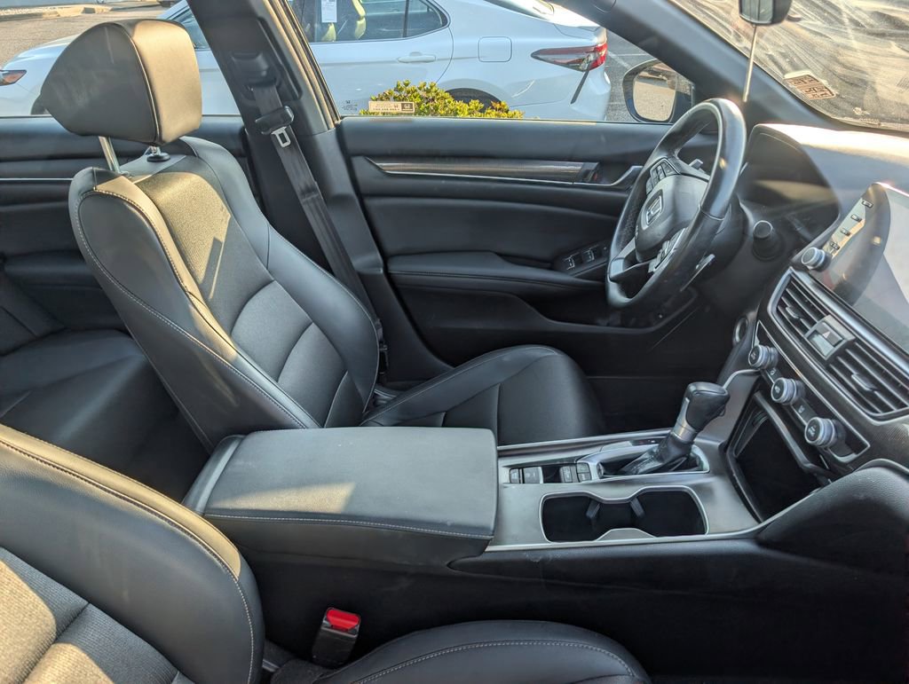 Used 2022 Honda Accord Sport image 2