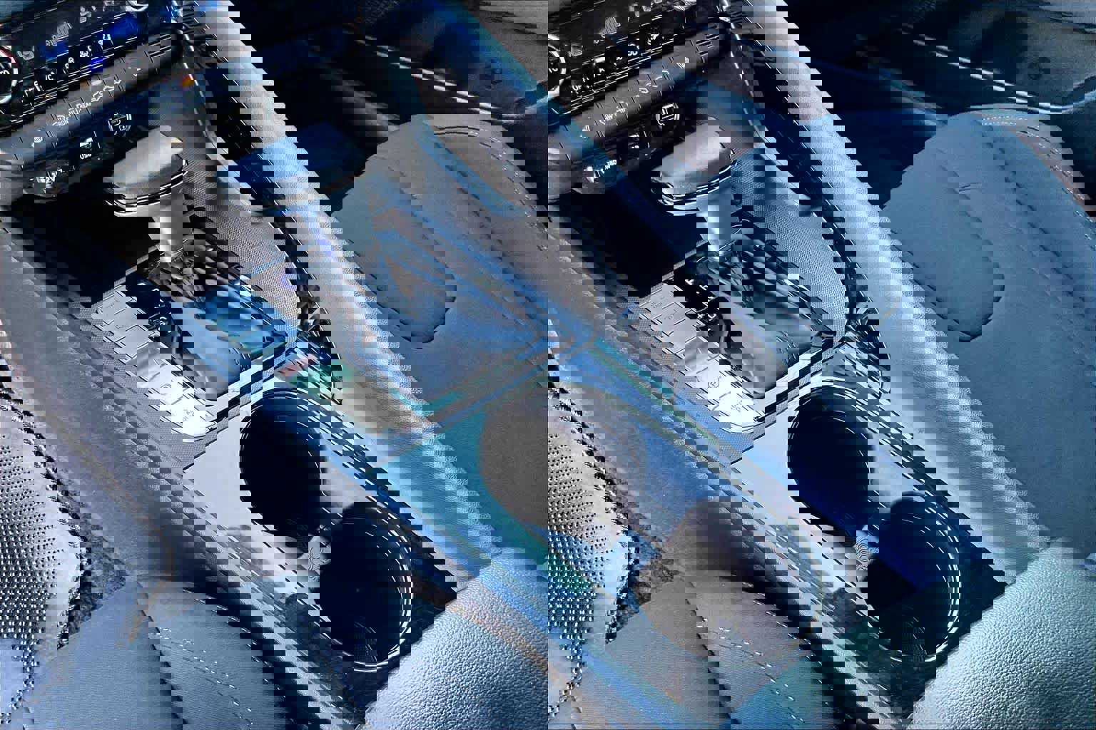 Used 2022 Hyundai Elantra SEL w/ Convenience + Premium Package image 20