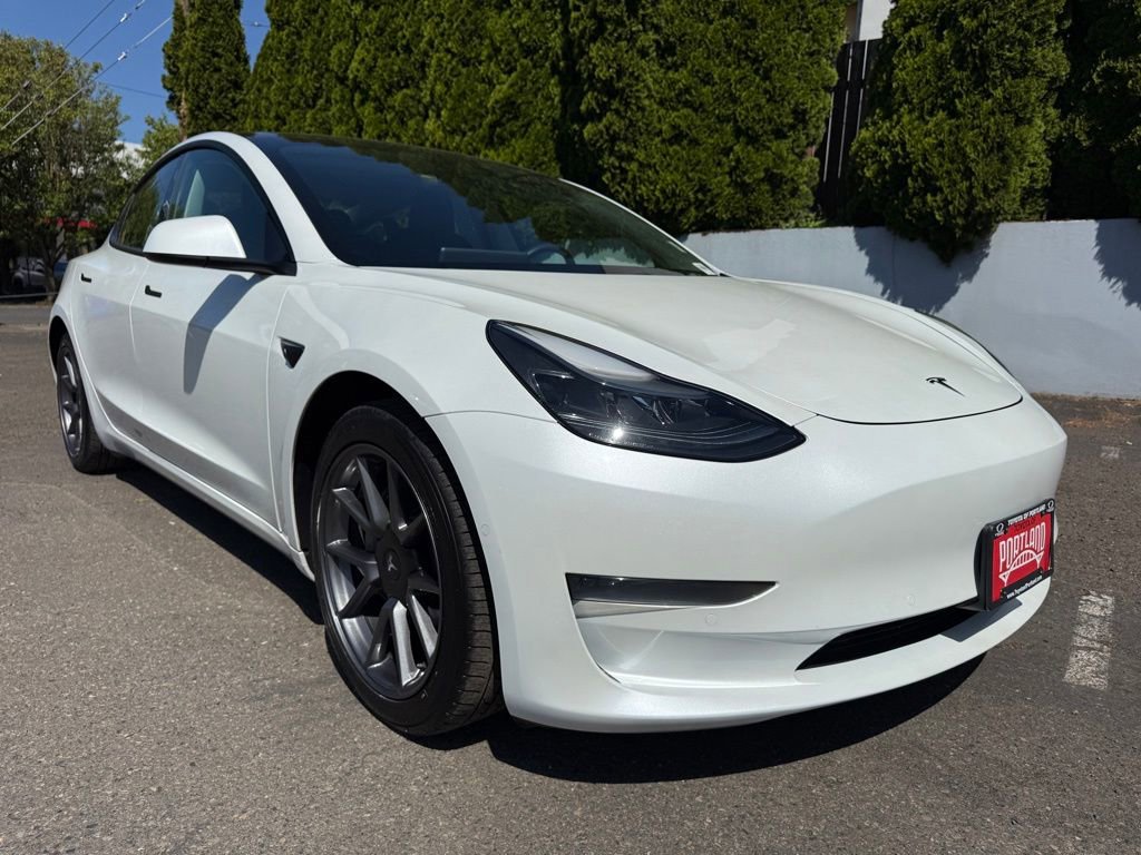 Used 2021 Tesla Model 3 Standard Range Plus RWD image 2