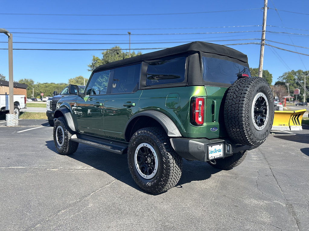 Used 2025 Ford Bronco Outer Banks w/ Sasquatch Package AWD/4WD image 3