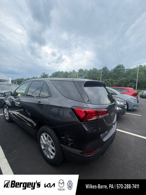 Used 2022 Chevrolet Equinox LS w/ LS Convenience Package AWD/4WD image 17
