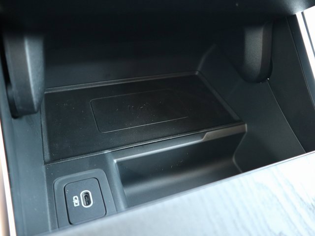 New 2025 Land Rover Range Rover Velar Dynamic SE image 13