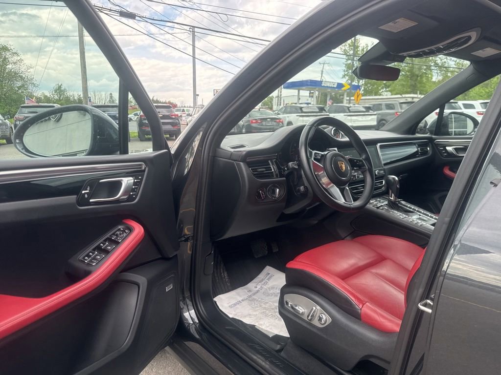 Used 2020 Porsche Macan AWD/4WD image 27