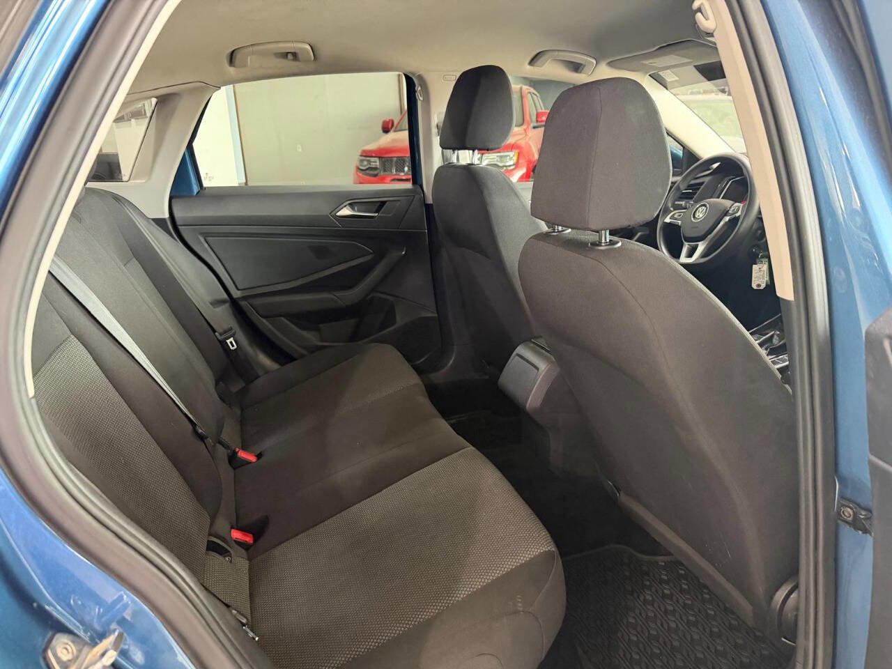 Used 2020 Volkswagen Jetta SE image 25