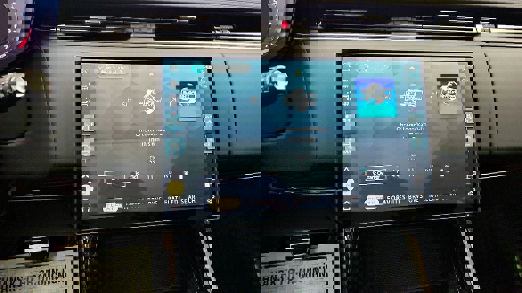 Used 2025 Land Rover Range Rover Sport Dynamic SE image 18