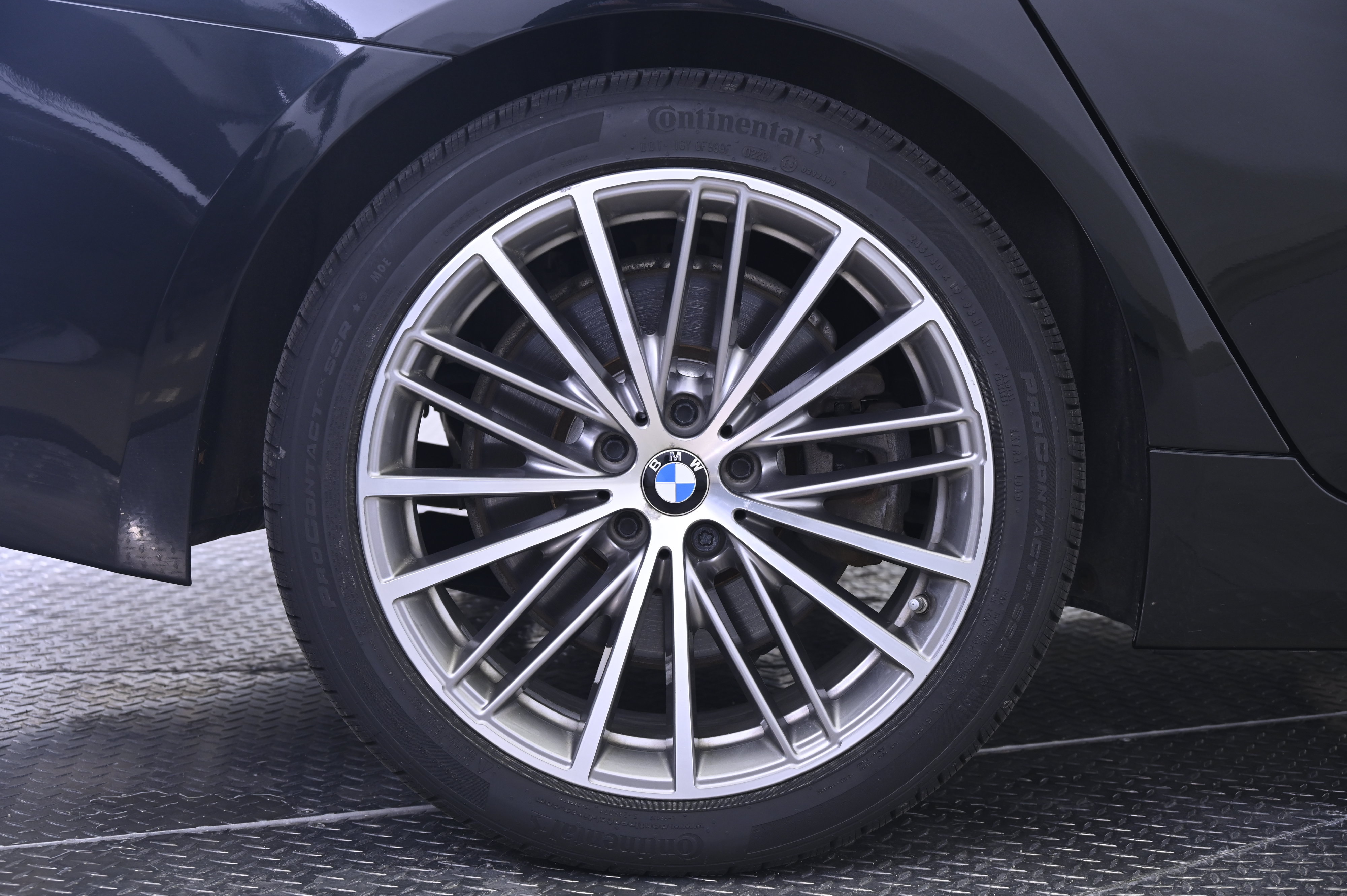 Used 2019 BMW 540i xDrive AWD/4WD image 13