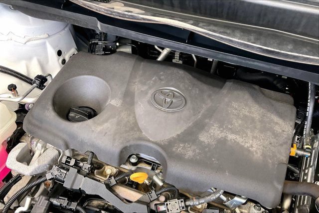 Used 2022 Toyota Sienna XLE w/ XLE Plus Package FWD image 33