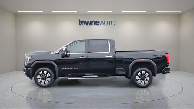 Used 2024 GMC Sierra 2500 Denali w/ Technology Package AWD/4WD image 4