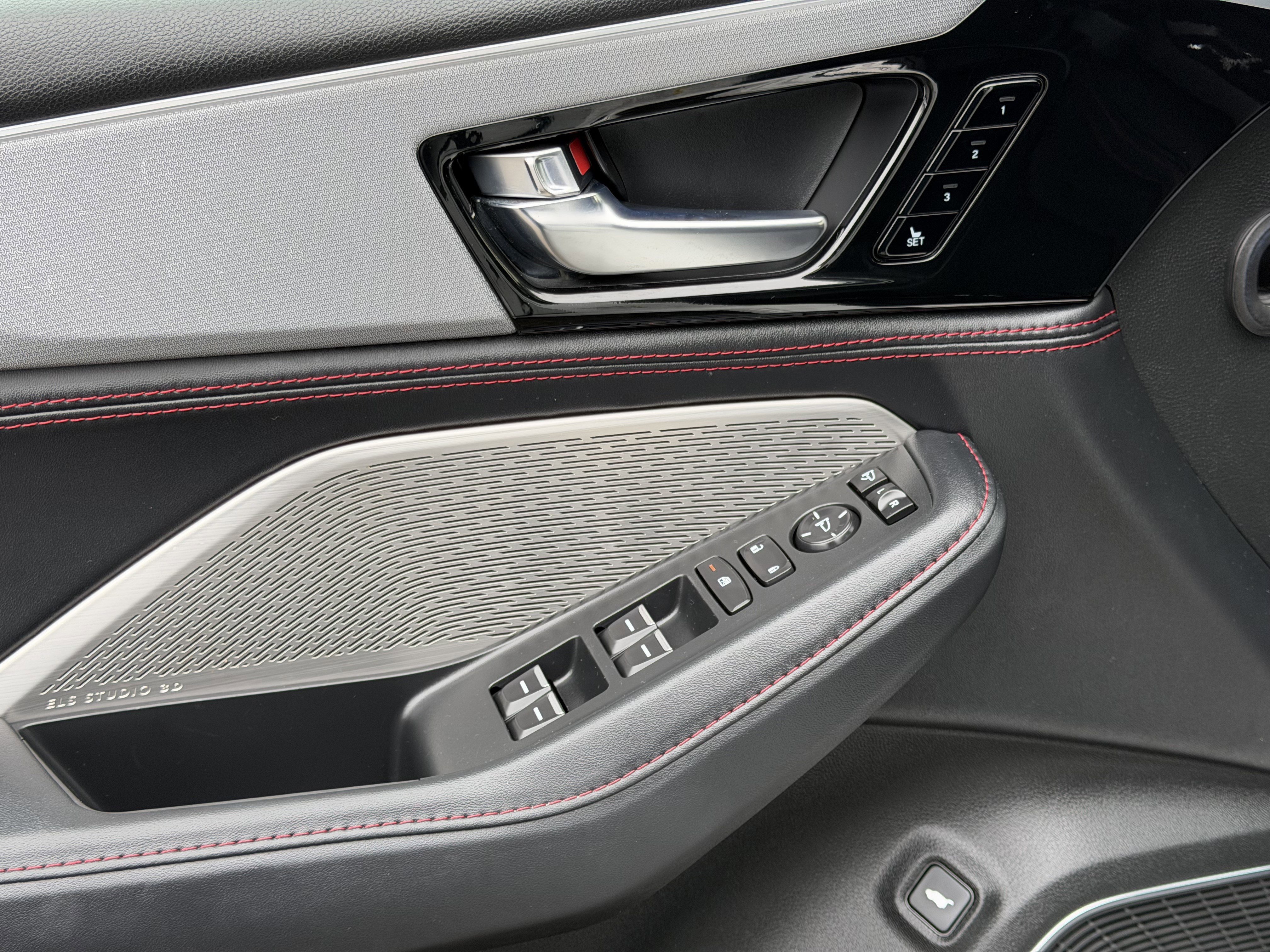 Used 2023 Acura MDX A-Spec image 12