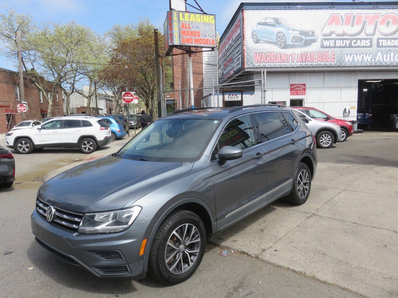 Used 2020 Volkswagen Tiguan S FWD image 2