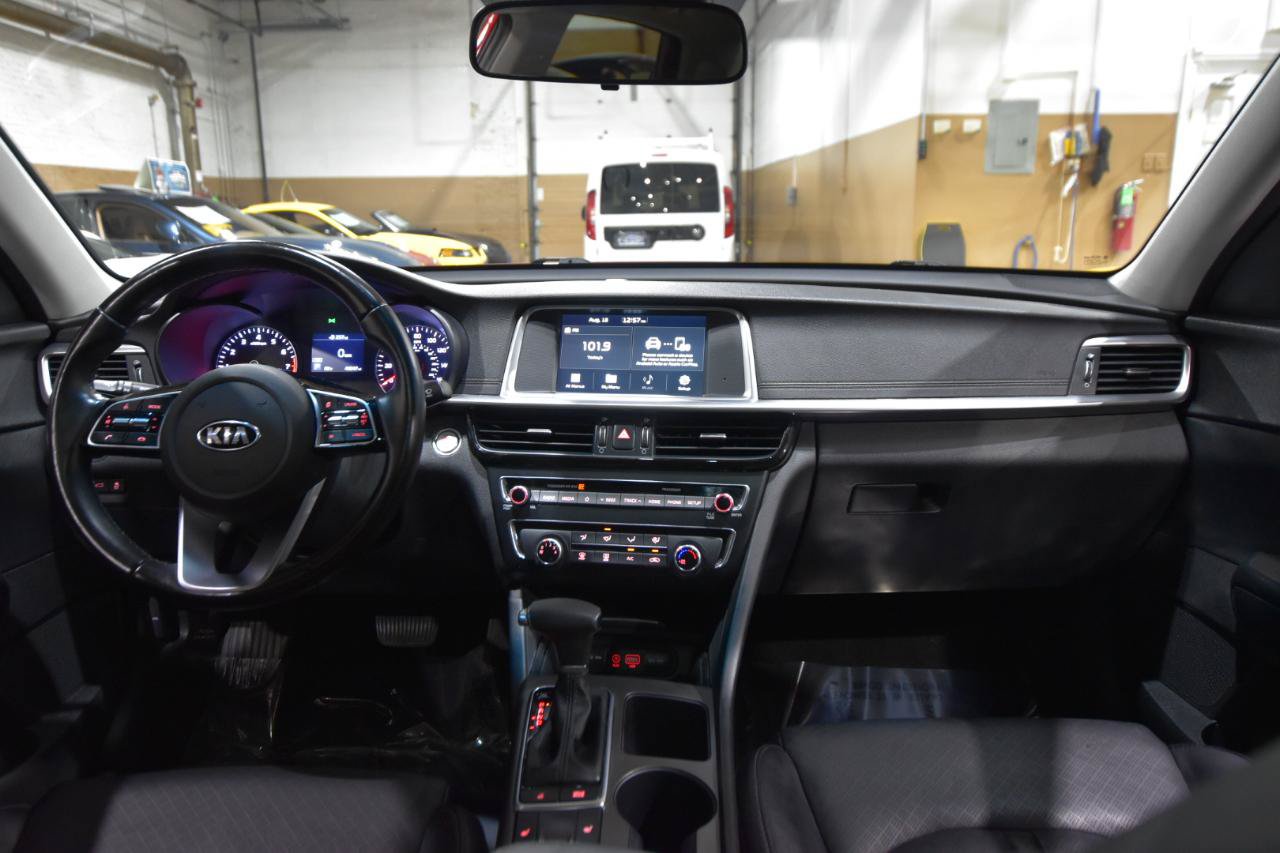 Used 2020 Kia Optima SE FWD image 28
