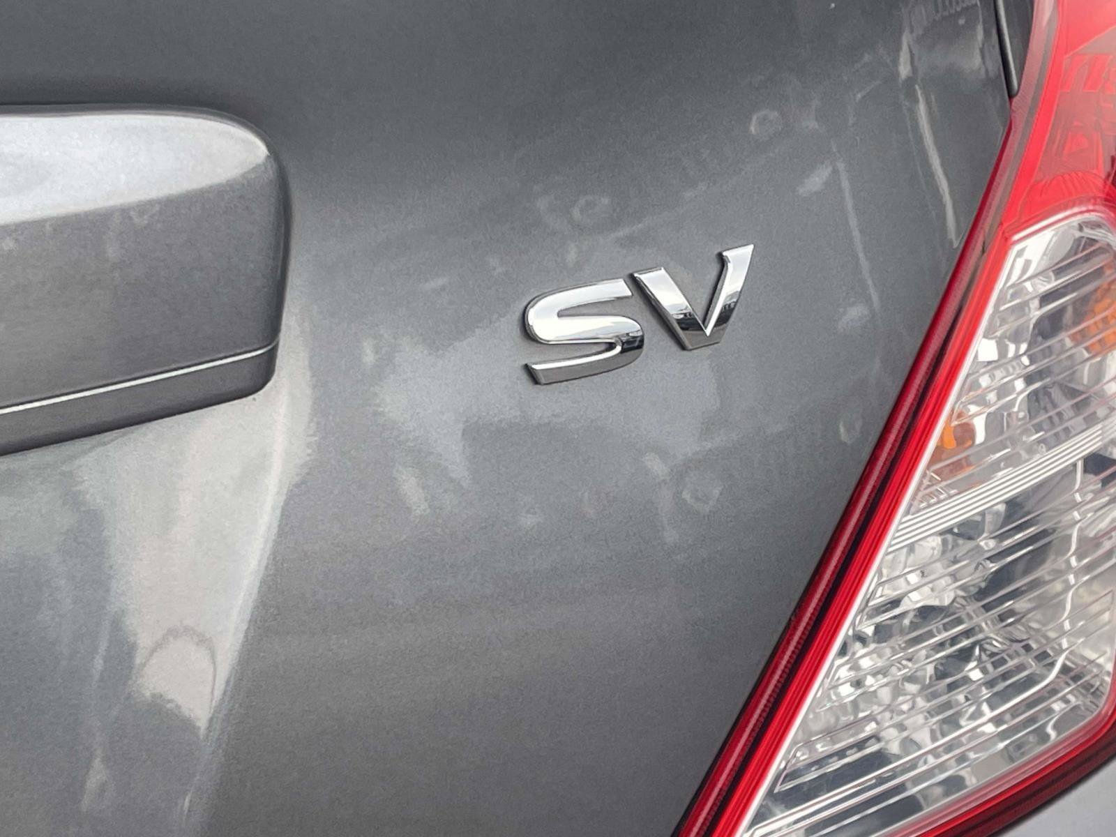 Used 2018 Nissan Versa SV FWD image 5
