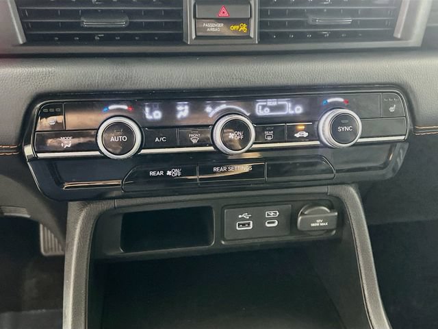 Used 2025 Honda Pilot Sport image 18