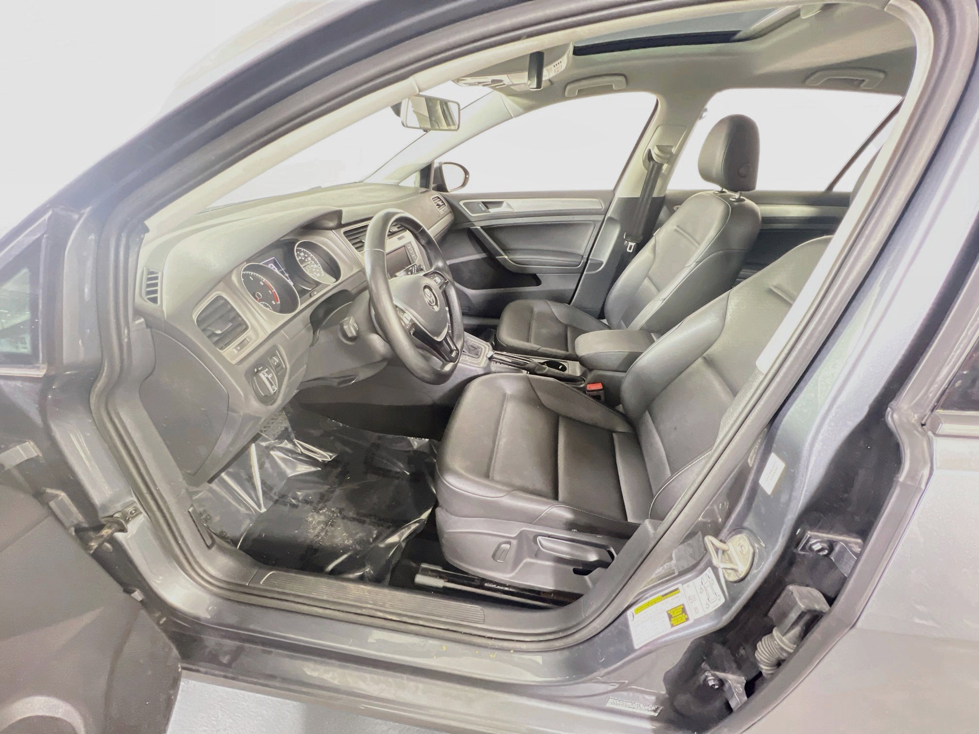 Used 2017 Volkswagen Golf Wolfsburg Edition FWD image 20