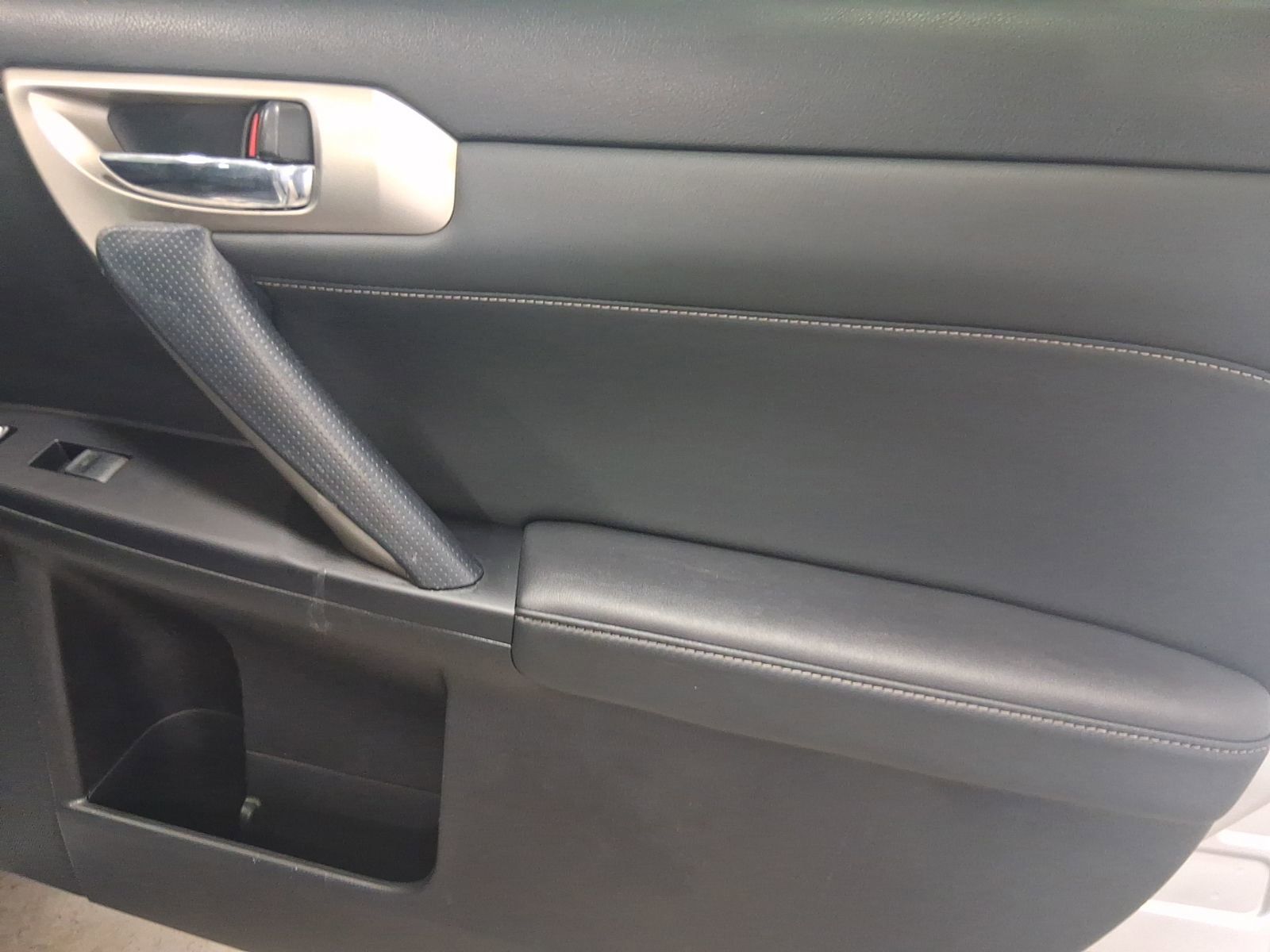 Used 2016 Lexus CT 200h w/ Seat Comfort Package image 18