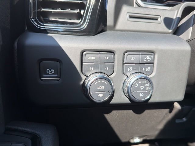 Used 2024 GMC Sierra 2500 AT4 w/ AT4 Preferred Package image 38