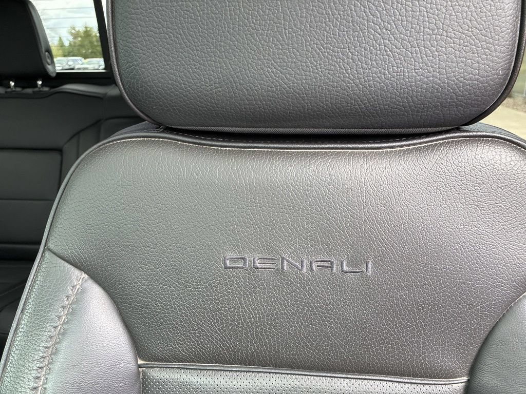 Used 2024 GMC Sierra 2500 Denali w/ Denali Reserve Package AWD/4WD image 32