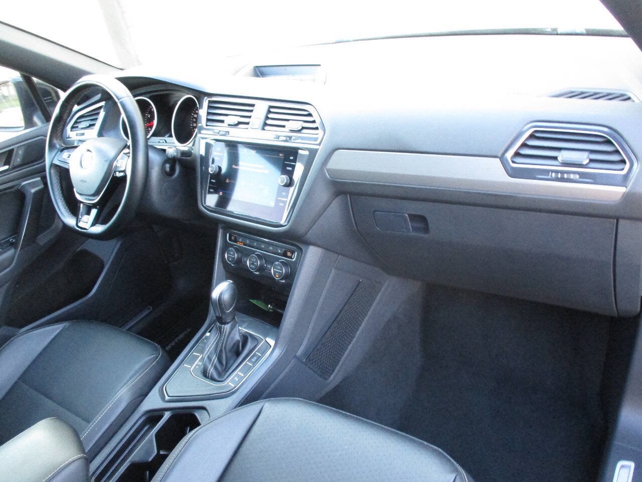 Used 2021 Volkswagen Tiguan SE R-Line FWD image 15