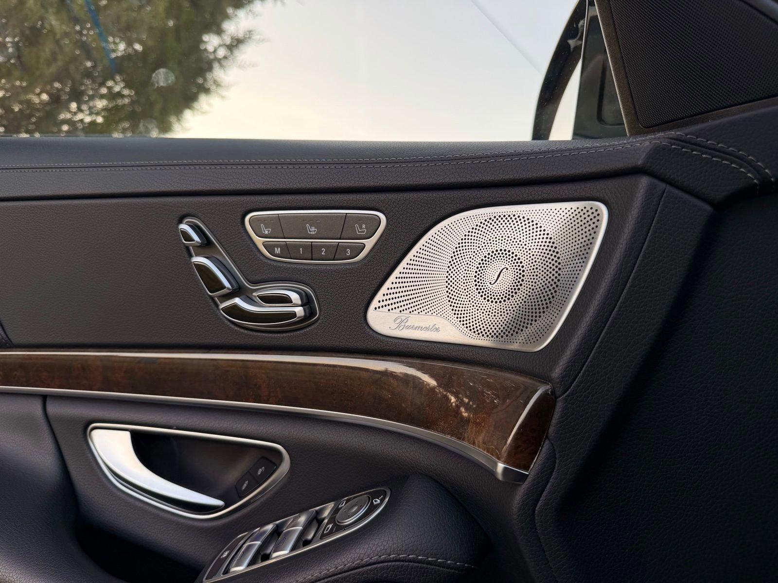 Used 2014 Mercedes-Benz S 550 Sedan w/ Sport Package w/ Sport Package image 50