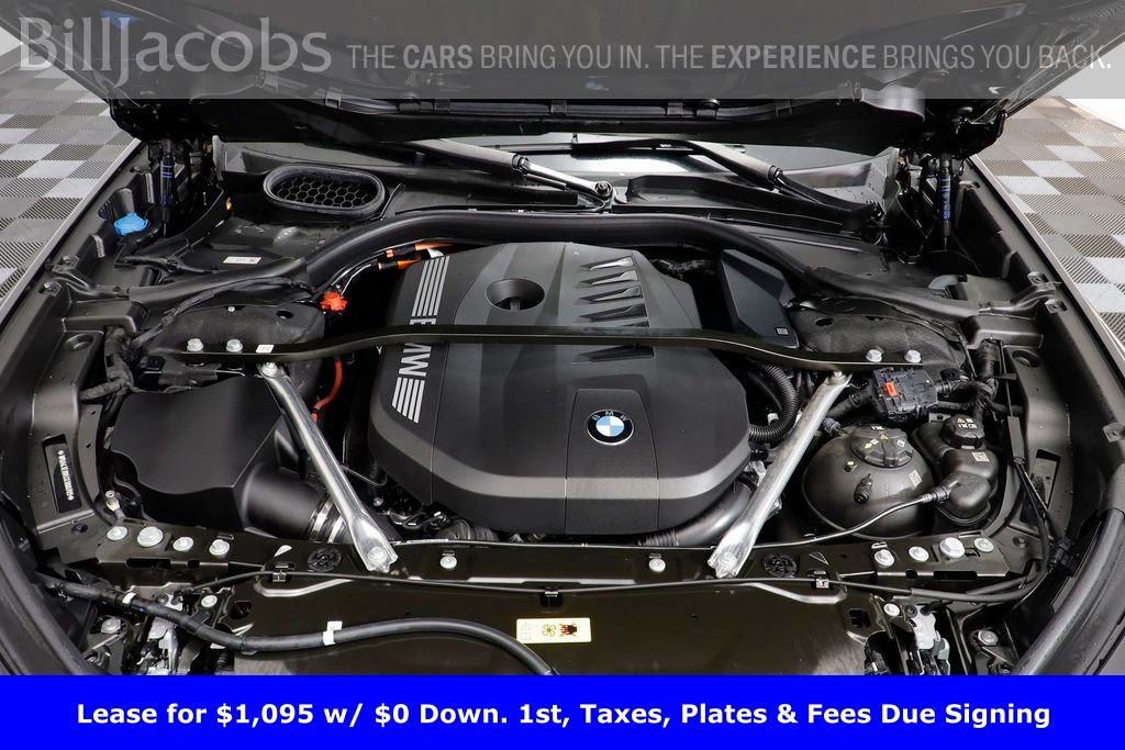 Certified 2025 BMW 750e xDrive image 8