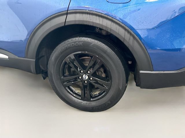 Used 2021 Ford Explorer XLT image 32