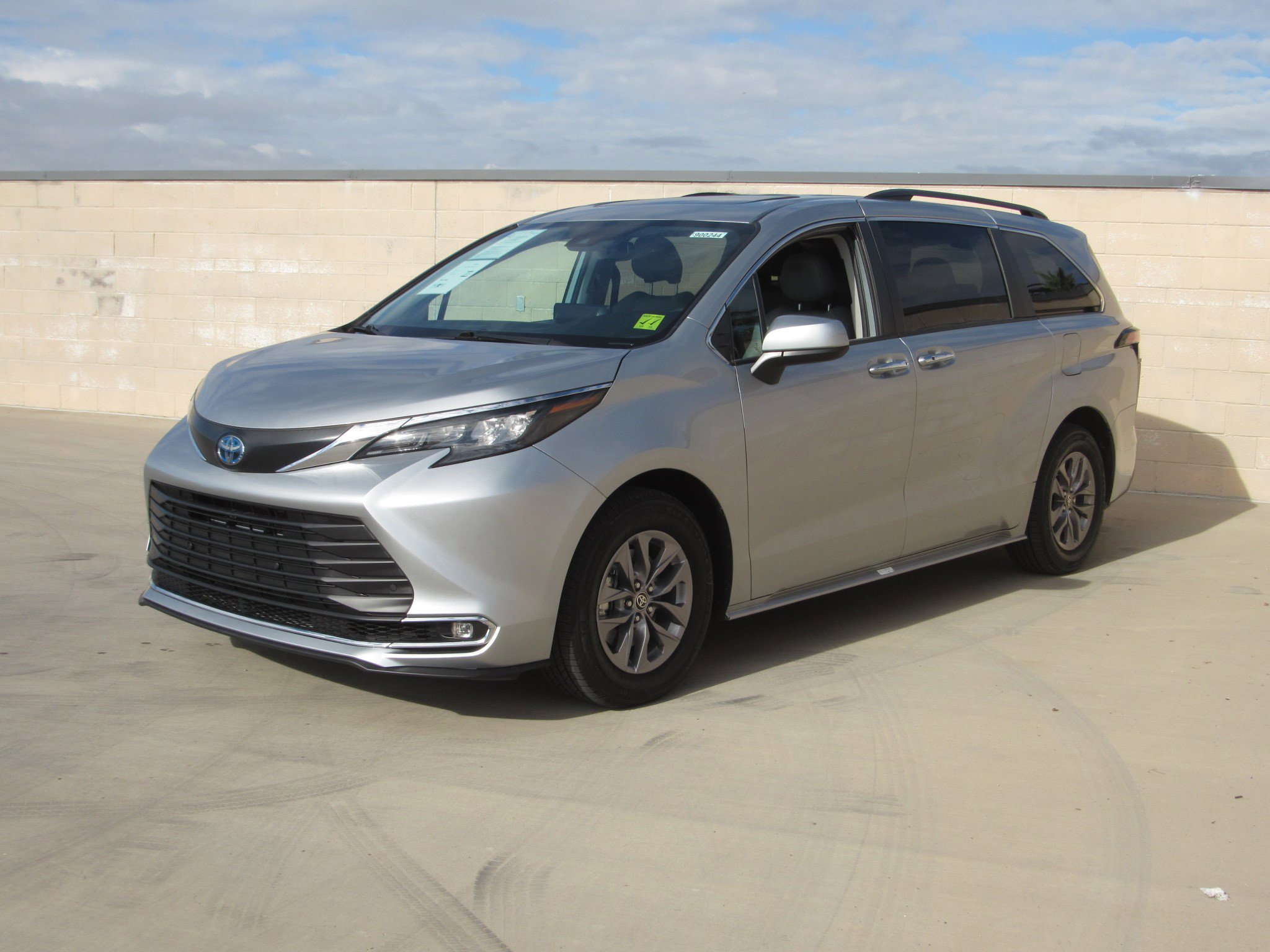 Used 2024 Toyota Sienna XLE