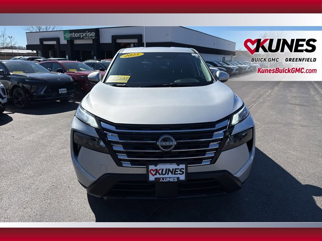 Used 2025 Nissan Rogue SV AWD/4WD image 12