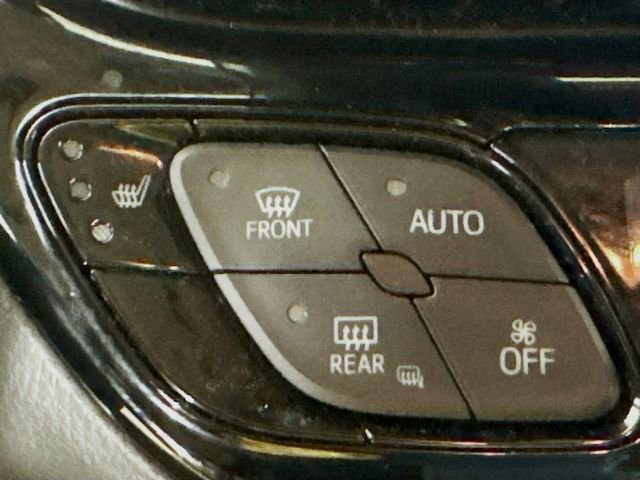 Used 2021 Toyota C-HR Limited image 23