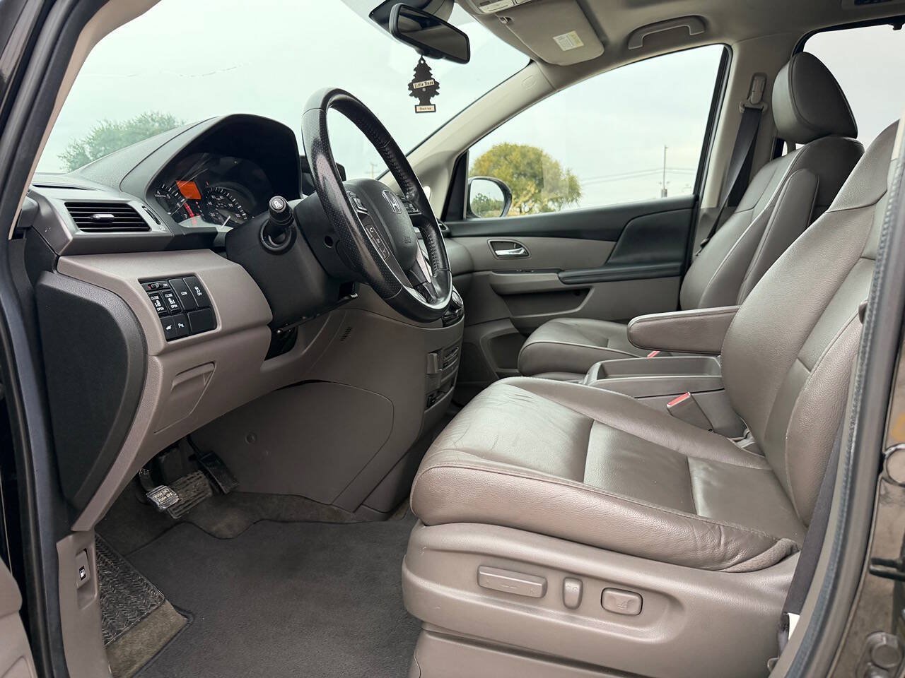 Used 2014 Honda Odyssey Touring image 9