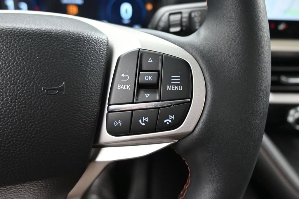New 2025 Ford Explorer Active w/ Active Comfort Package AWD/4WD image 23