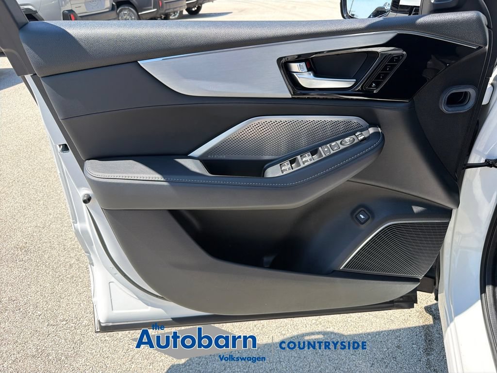 Used 2024 Acura MDX SH-AWD w/ Technology Package image 9