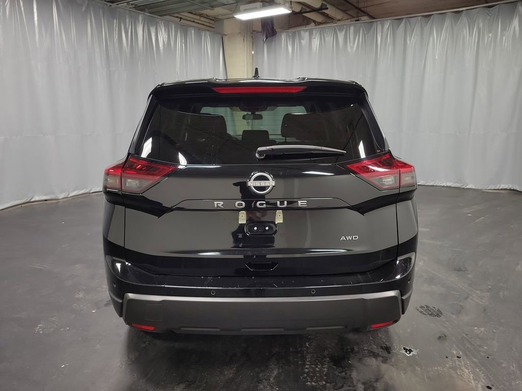 Used 2025 Nissan Rogue SV image 7