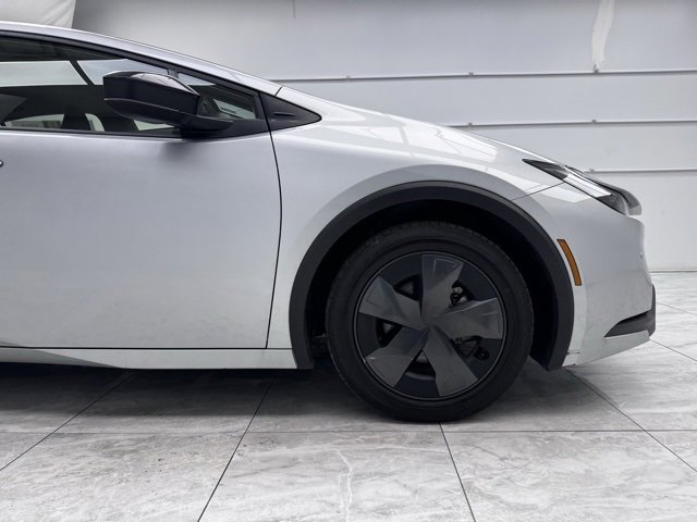 Used 2024 Toyota Prius LE image 11