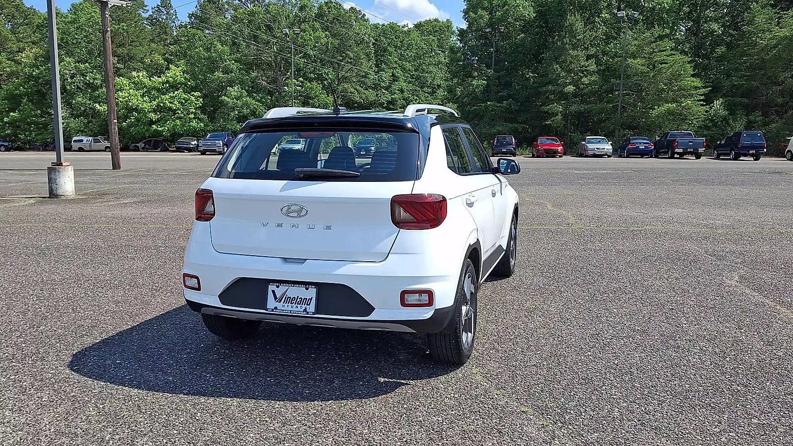 Certified 2025 Hyundai Venue Limited FWD image 7